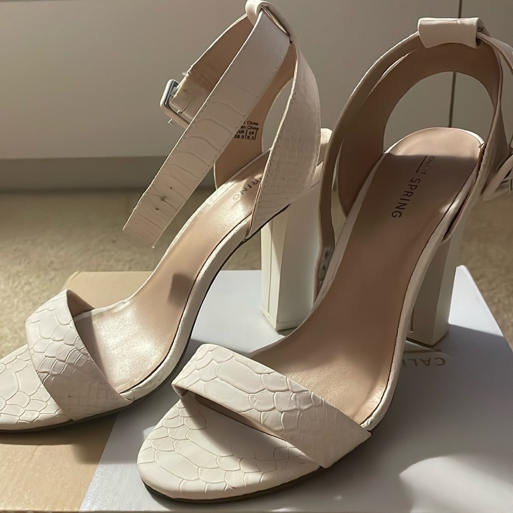 Size US 8 white heels, chunky heel